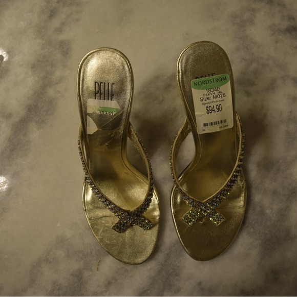 Sandel - Picture 3 of 3